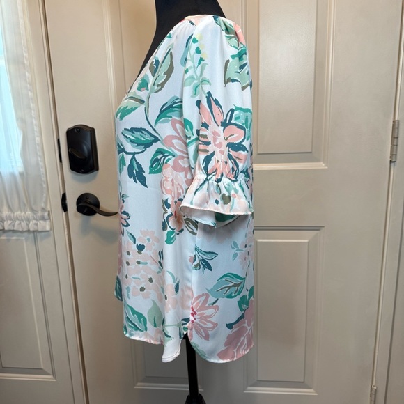 LOFT Floral Flutter V-Neck Top Sz S Short Sleeve - Picture 4 of 12